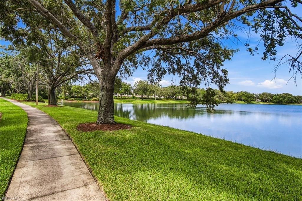 77 Silver Oaks Cir, Unit 8102, Naples, FL 34119 Photo