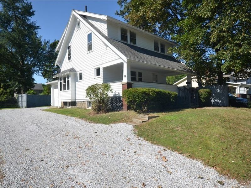 928 Delia Avenue, Akron, OH 44320 Photo 2