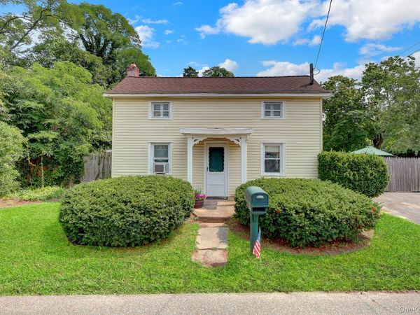 1315 Coates Avenue, Holbrook, NY 11741