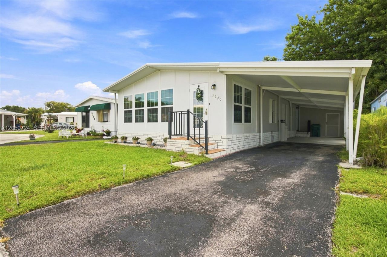 5220 SW 29th Ter , Fort Lauderdale, FL 33312 Photo