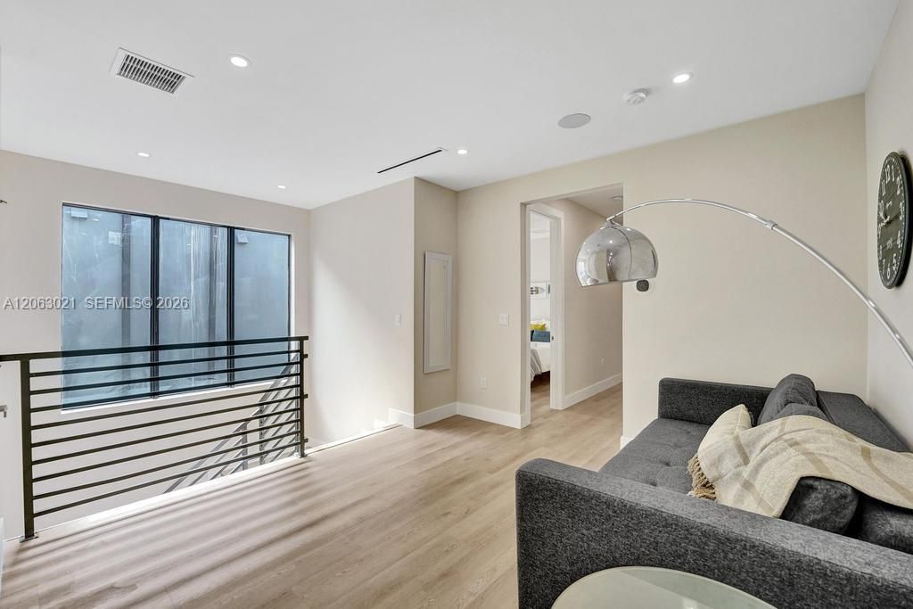 1103 NE 16th Ter, Unit 1, Fort Lauderdale, FL 33304 Photo