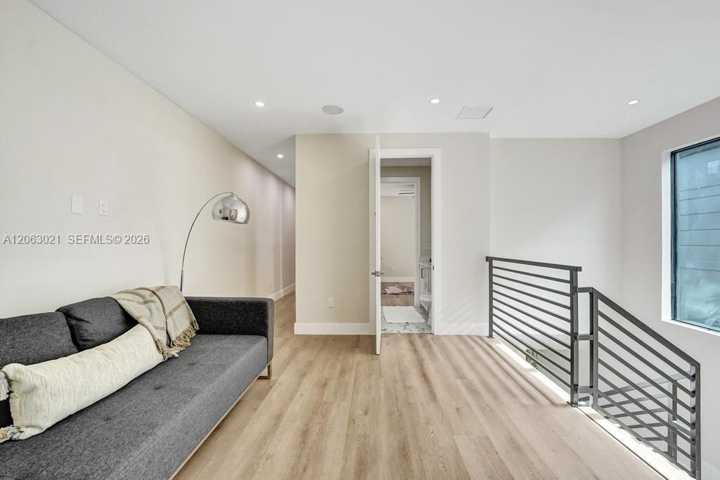 1103 NE 16th Ter, Unit 1, Fort Lauderdale, FL 33304 Photo