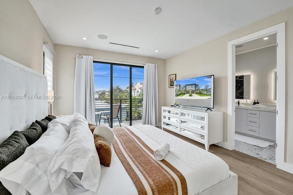 1103 NE 16th Ter, Unit 1, Fort Lauderdale, FL 33304 Photo