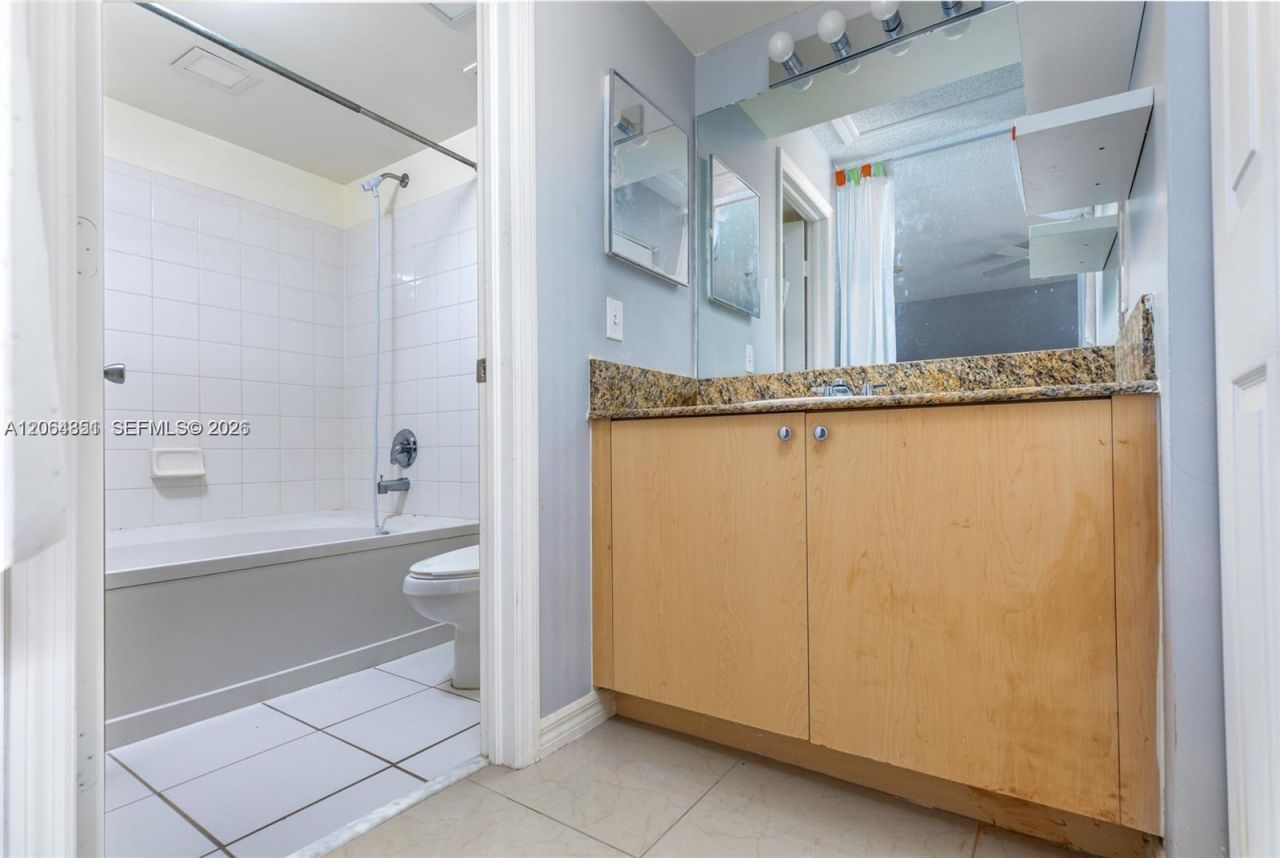 2845 NE 185th St, Unit 906, Aventura, FL 33180 Photo
