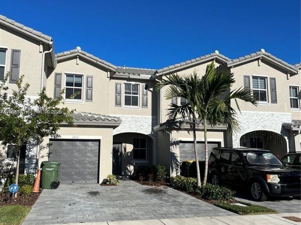 1211 SE 27th Ter , Homestead, FL 33035