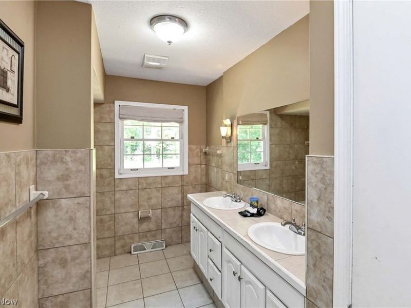 9300 Lindbergh Boulevard, Olmsted Falls, OH 44138 Photo 43