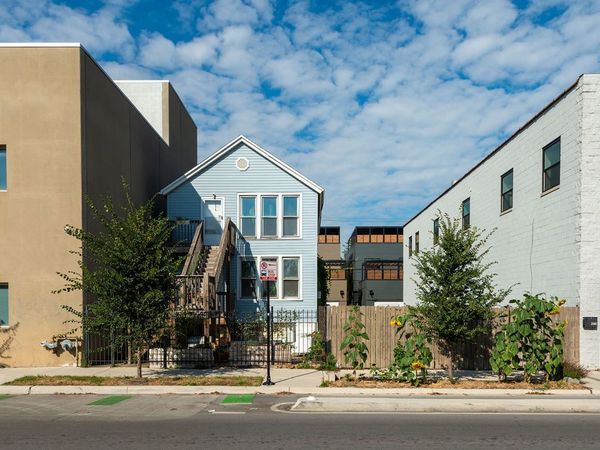 2050 W Grand Avenue, Chicago, IL 60612