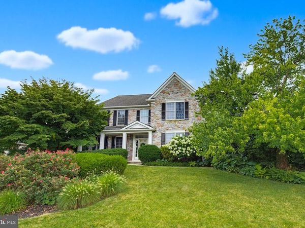 137 HUNTINGWOOD DRIVE, LANCASTER, PA 17602