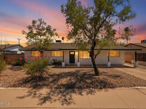 6937 E MORELAND Street, Scottsdale, AZ 85257