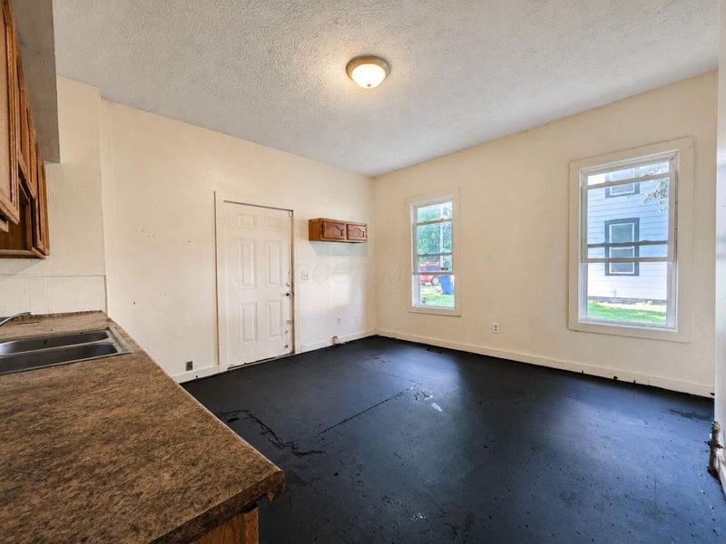 246 S Hubert Avenue , Springfield, OH 45505 Photo 7