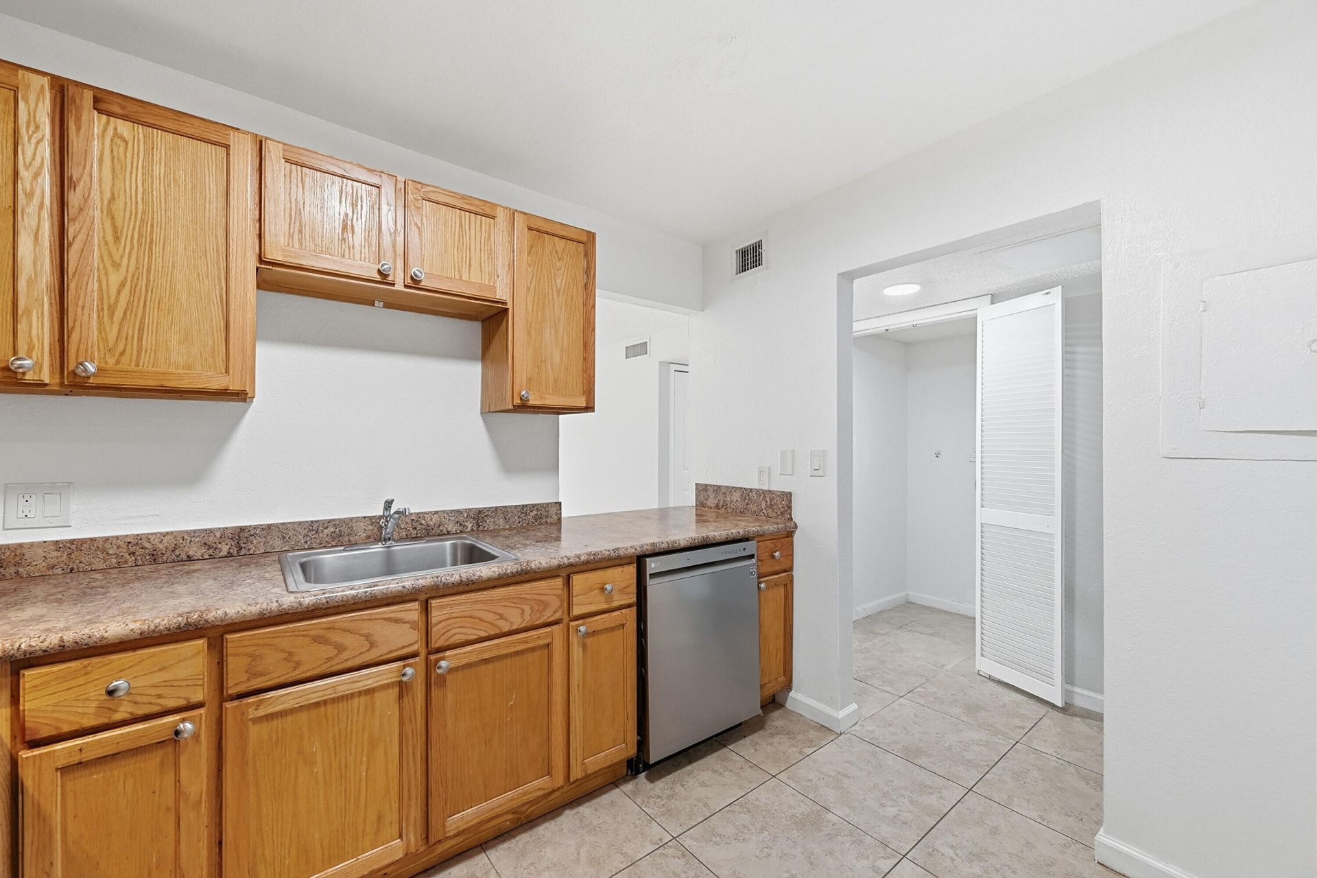 7541 NW 16th Street, Unit 1211, Plantation, FL 33313 Photo