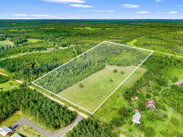 1979 Mutual Road , Cottondale, FL 32431