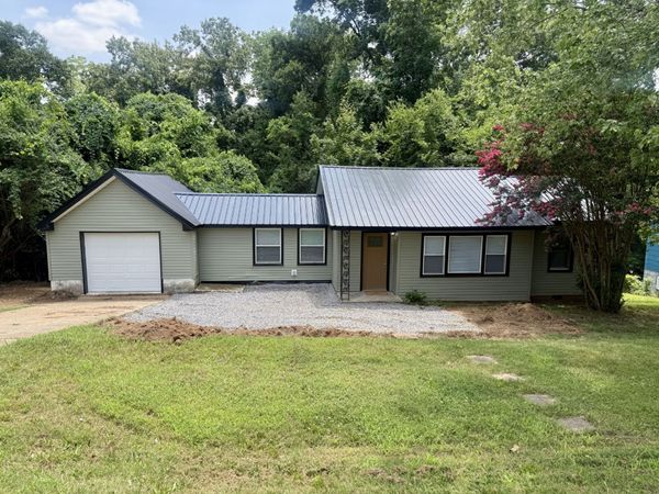 714 McGraw St , Clarksville, TN 37040
