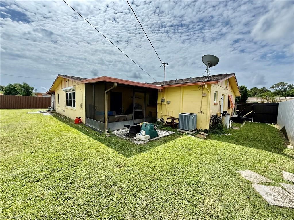 1219 Dunndale St , Lehigh Acres, FL 33936 Photo