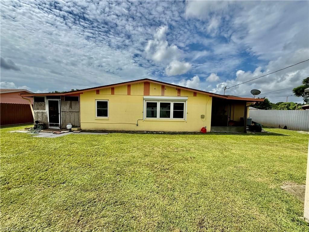 1219 Dunndale St , Lehigh Acres, FL 33936 Photo