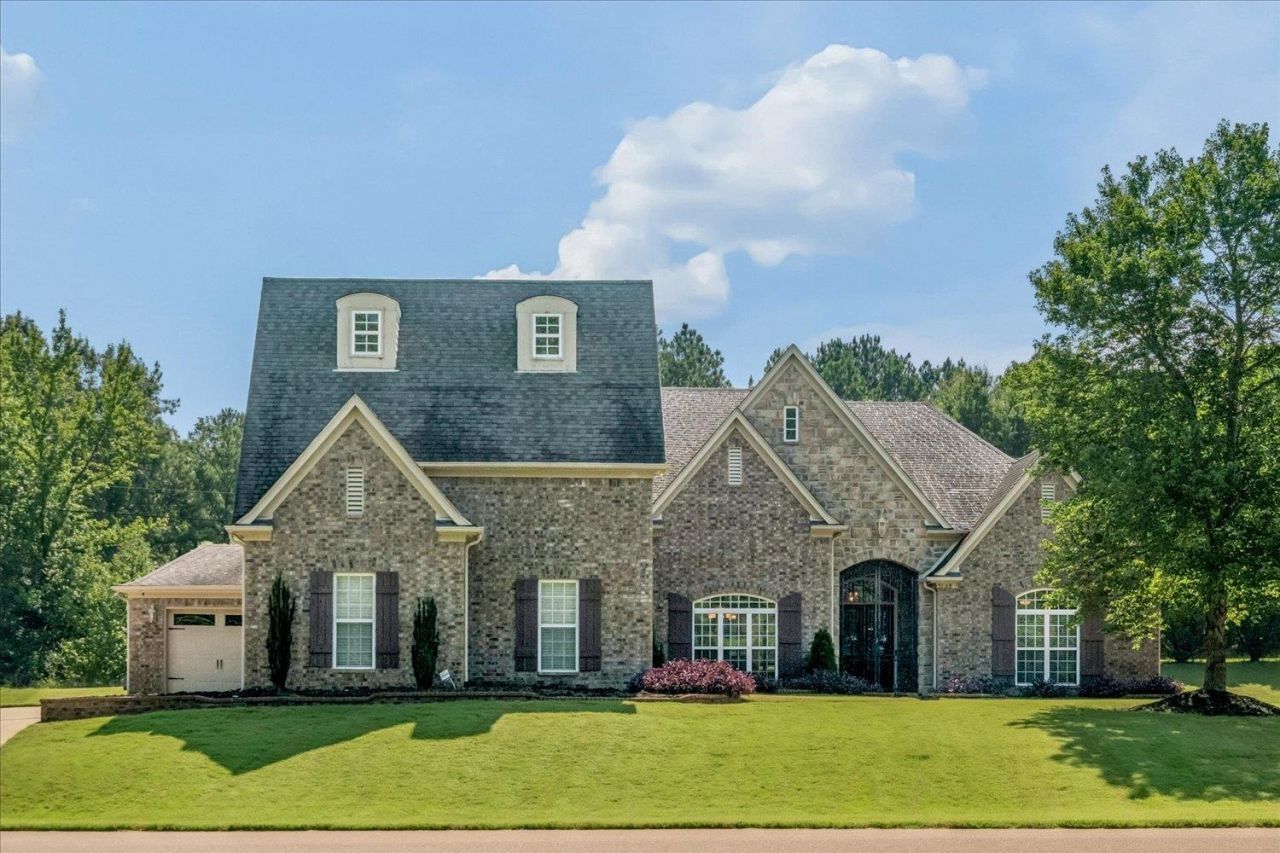 5168 ROYSTON LN Unincorporated, TN 38125