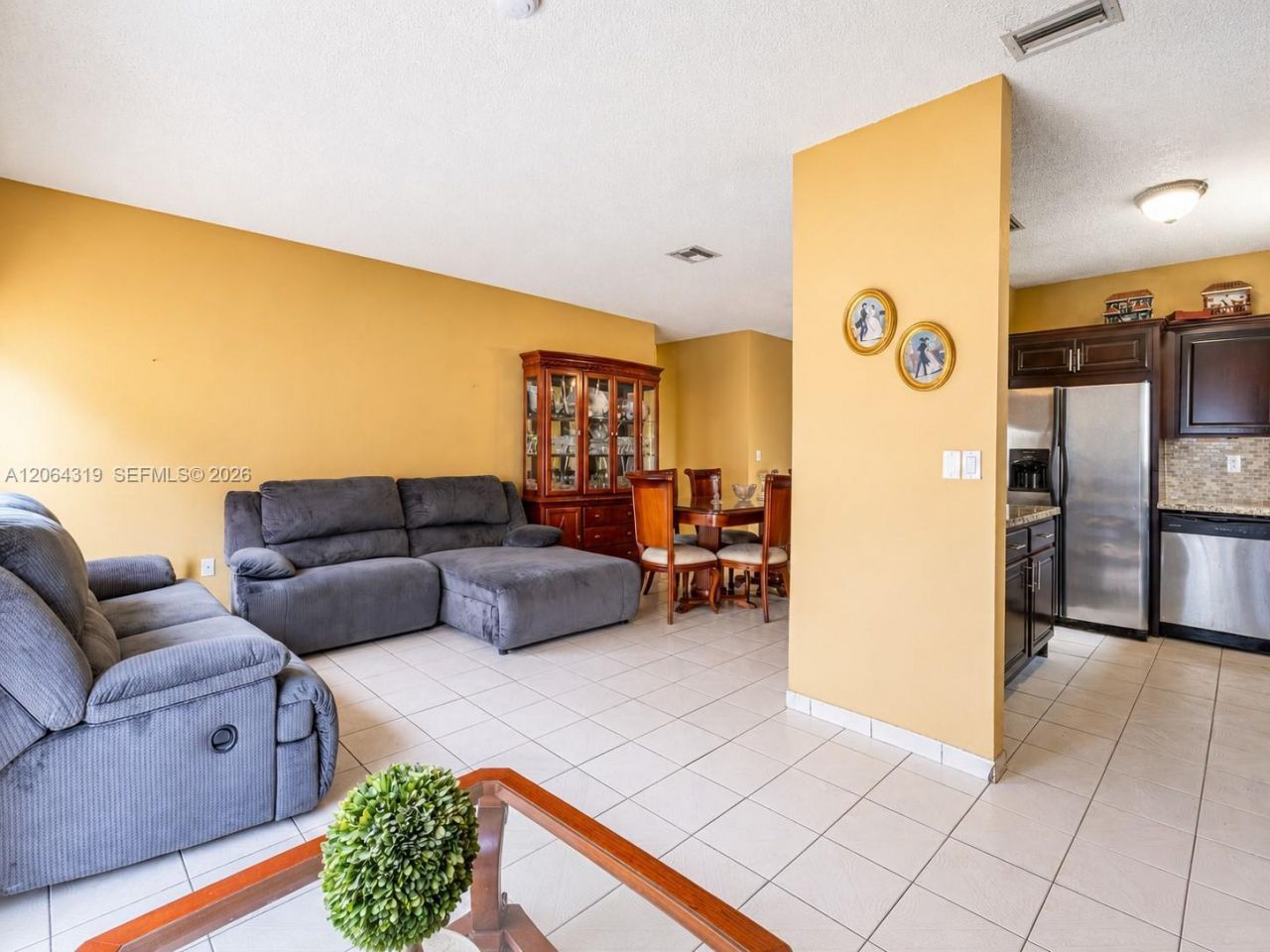 18772 NW 80th Ct, Hialeah, FL 33015 Photo