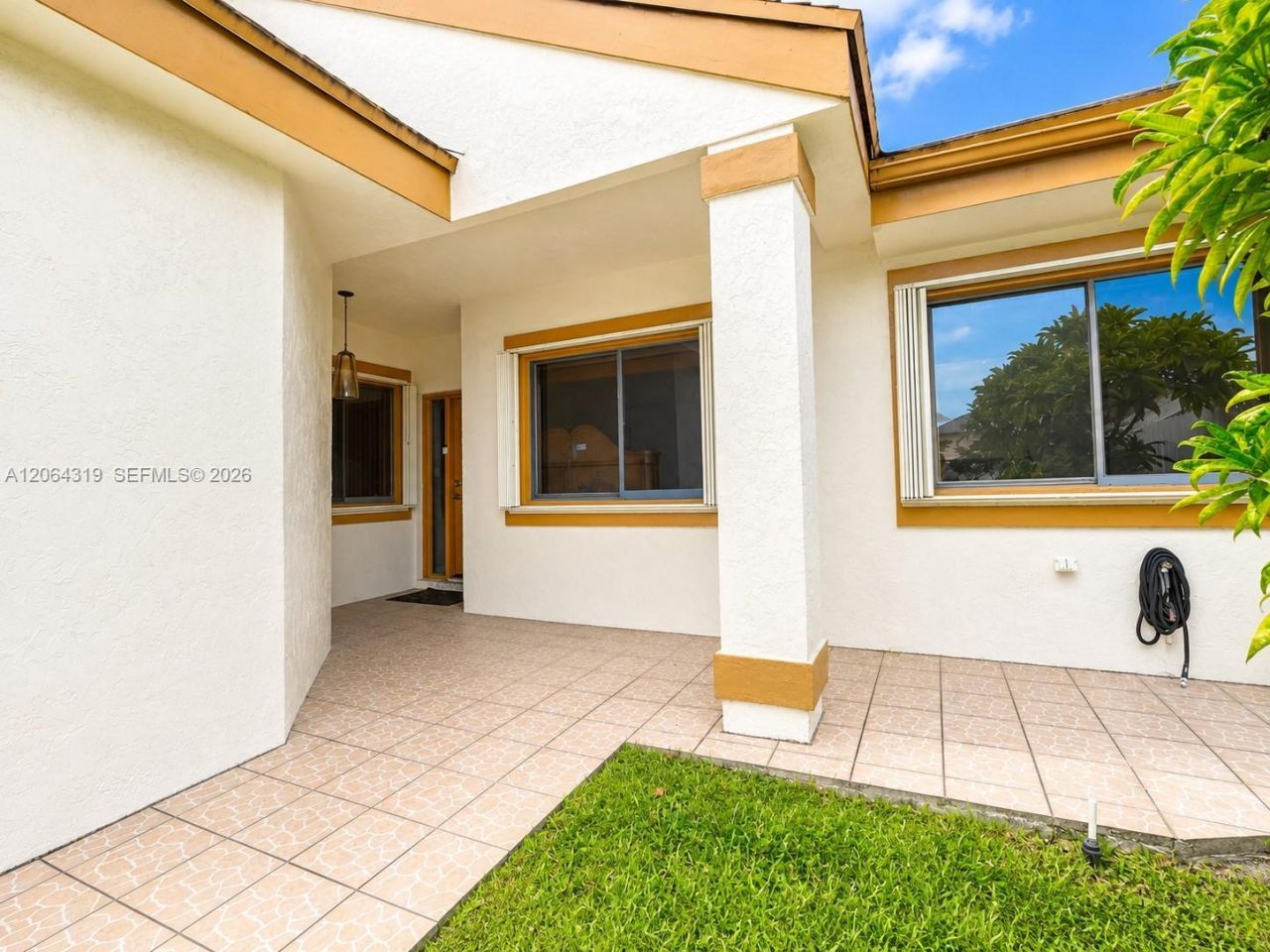 18772 NW 80th Ct, Hialeah, FL 33015 Photo