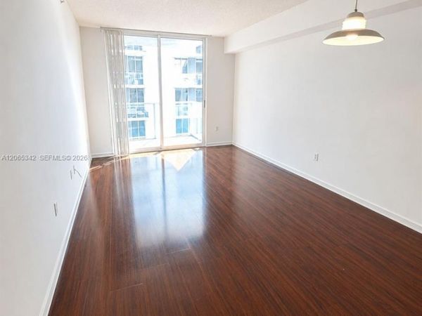 5091 NW 7th St, Unit 1007, Miami, FL 33126