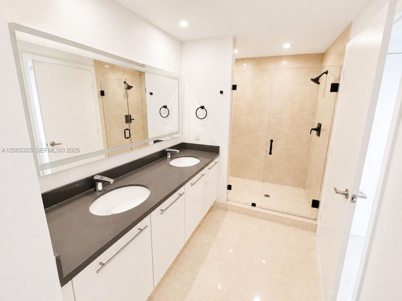90 SW 3rd St , Unit 3106, Miami, FL 33130 Photo