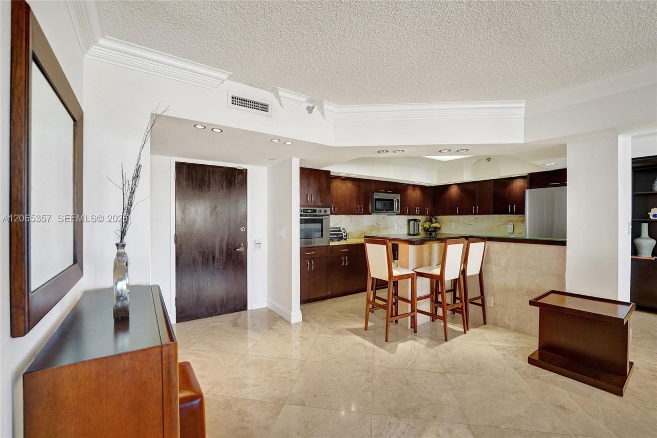 19667 Turnberry Way, Unit 12F, Aventura, FL 33180 Photo