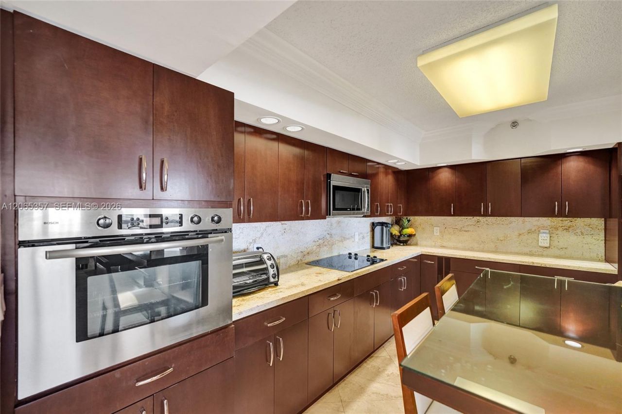 19667 Turnberry Way, Unit 12F, Aventura, FL 33180 Photo