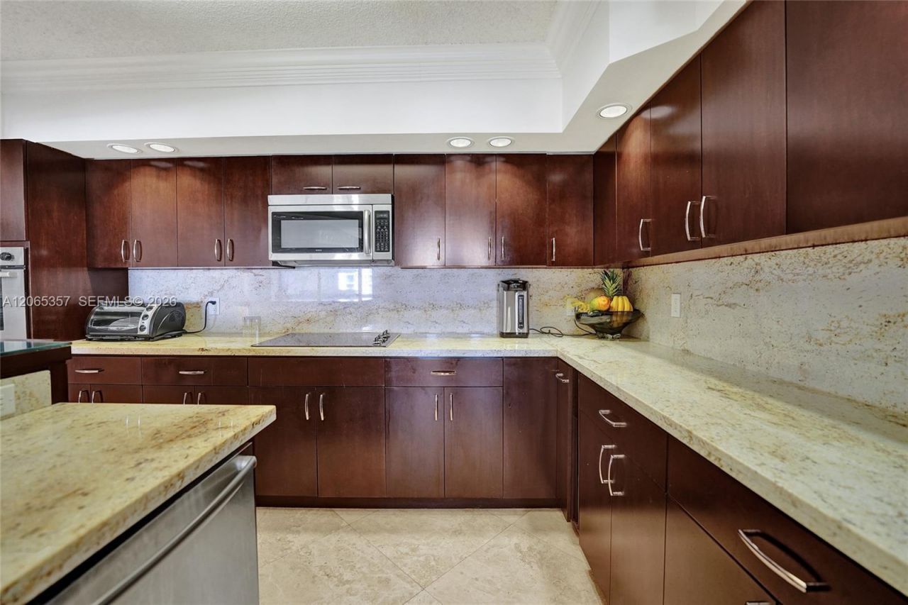 19667 Turnberry Way, Unit 12F, Aventura, FL 33180 Photo