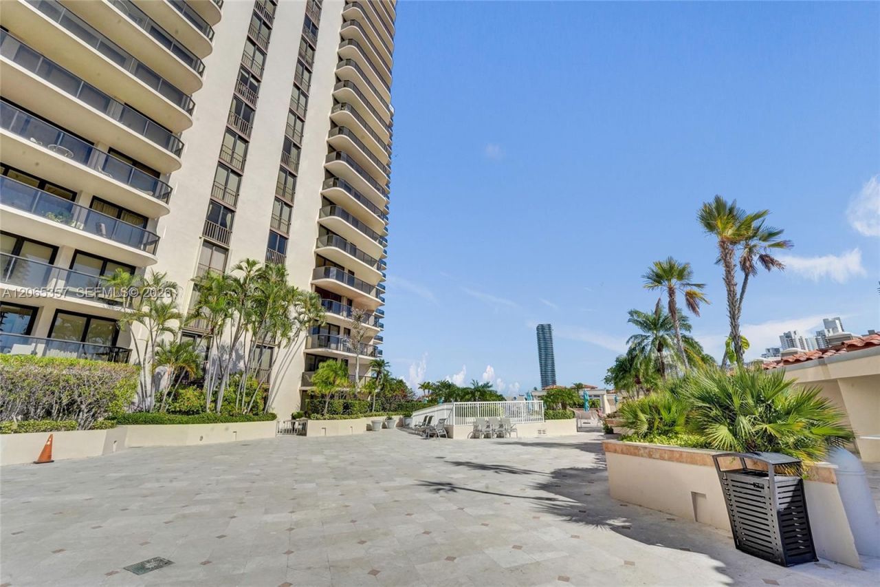 19667 Turnberry Way, Unit 12F, Aventura, FL 33180 Photo