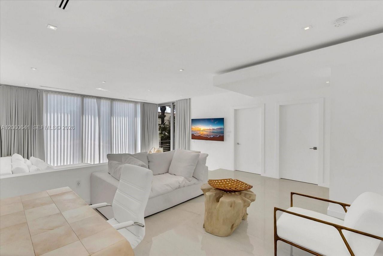 7830 Atlantic Way , Miami Beach, FL 33141 Photo
