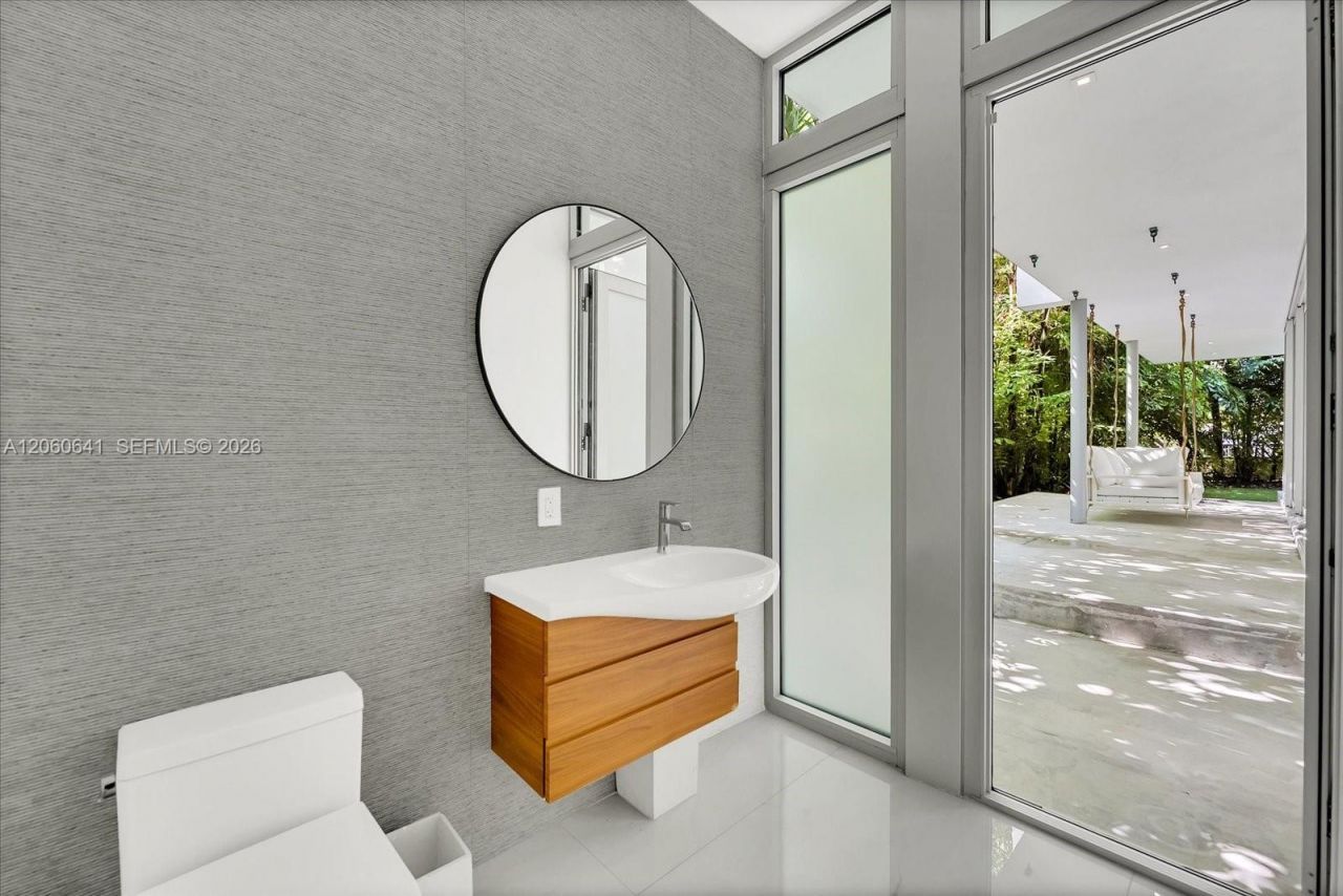 7830 Atlantic Way , Miami Beach, FL 33141 Photo