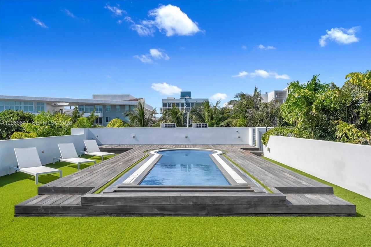 7830 Atlantic Way , Miami Beach, FL 33141 Photo