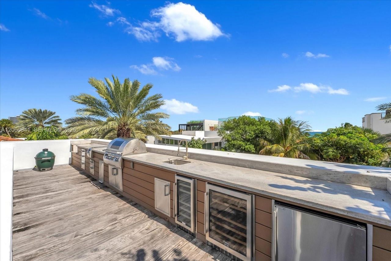 7830 Atlantic Way , Miami Beach, FL 33141 Photo
