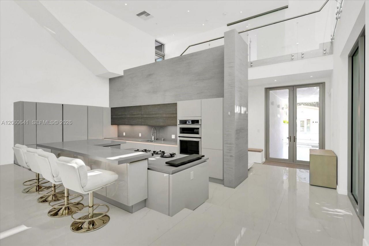 7830 Atlantic Way , Miami Beach, FL 33141 Photo