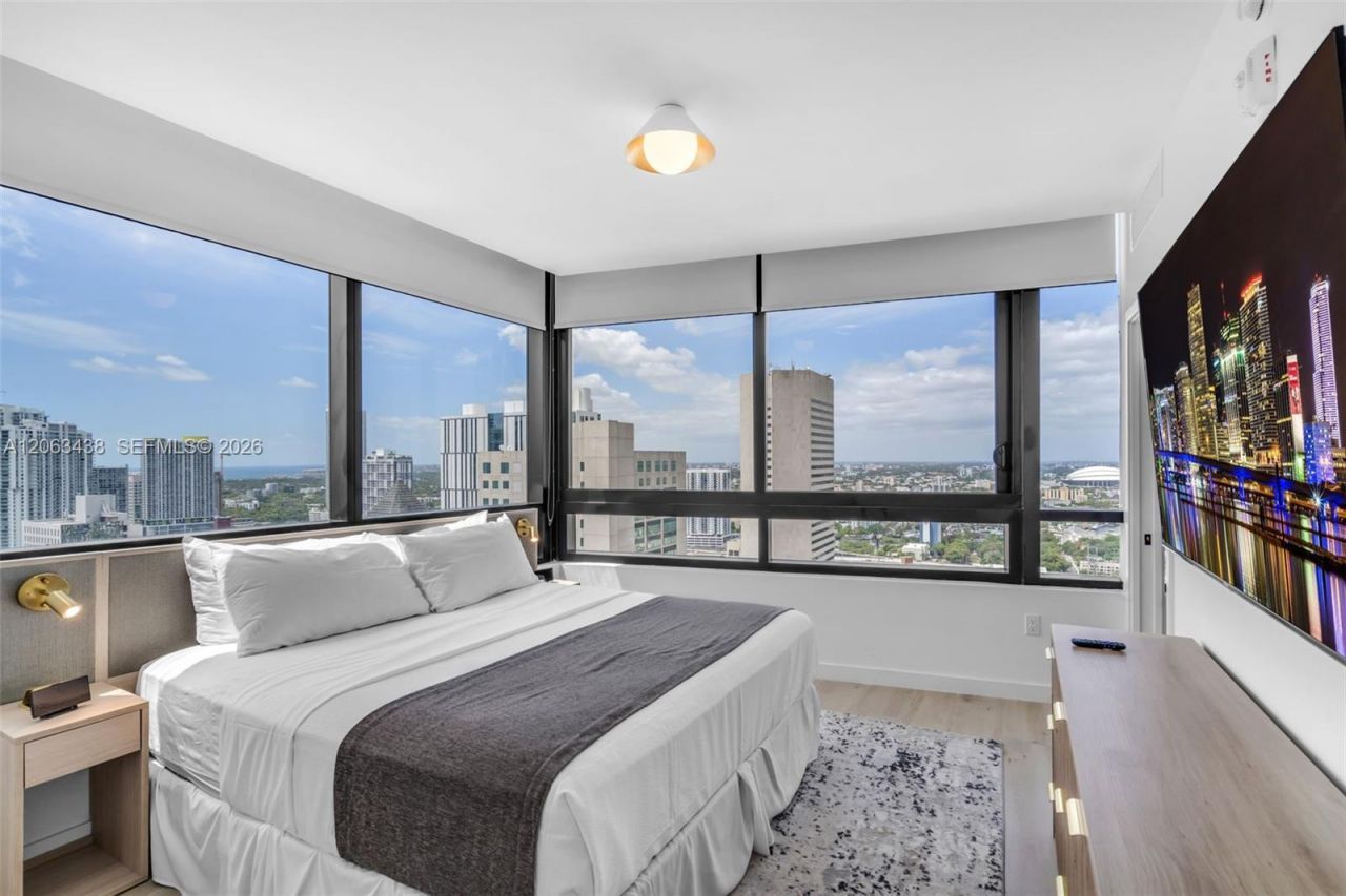 225 N Miami Ave, Unit PH-3712, Miami, FL 33128 Photo