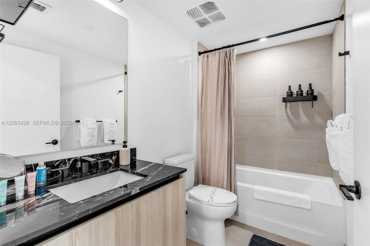 225 N Miami Ave, Unit PH-3712, Miami, FL 33128 Photo