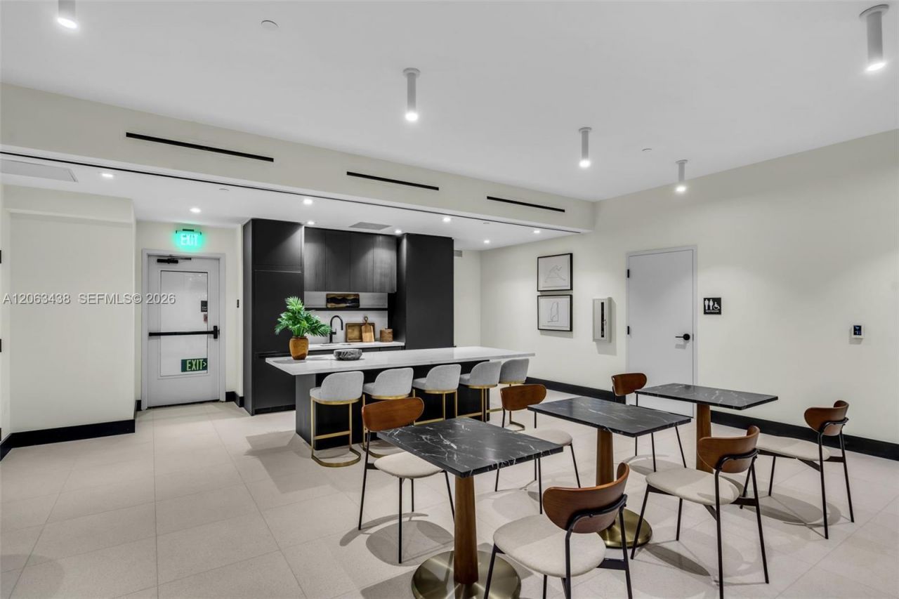 225 N Miami Ave, Unit PH-3712, Miami, FL 33128 Photo