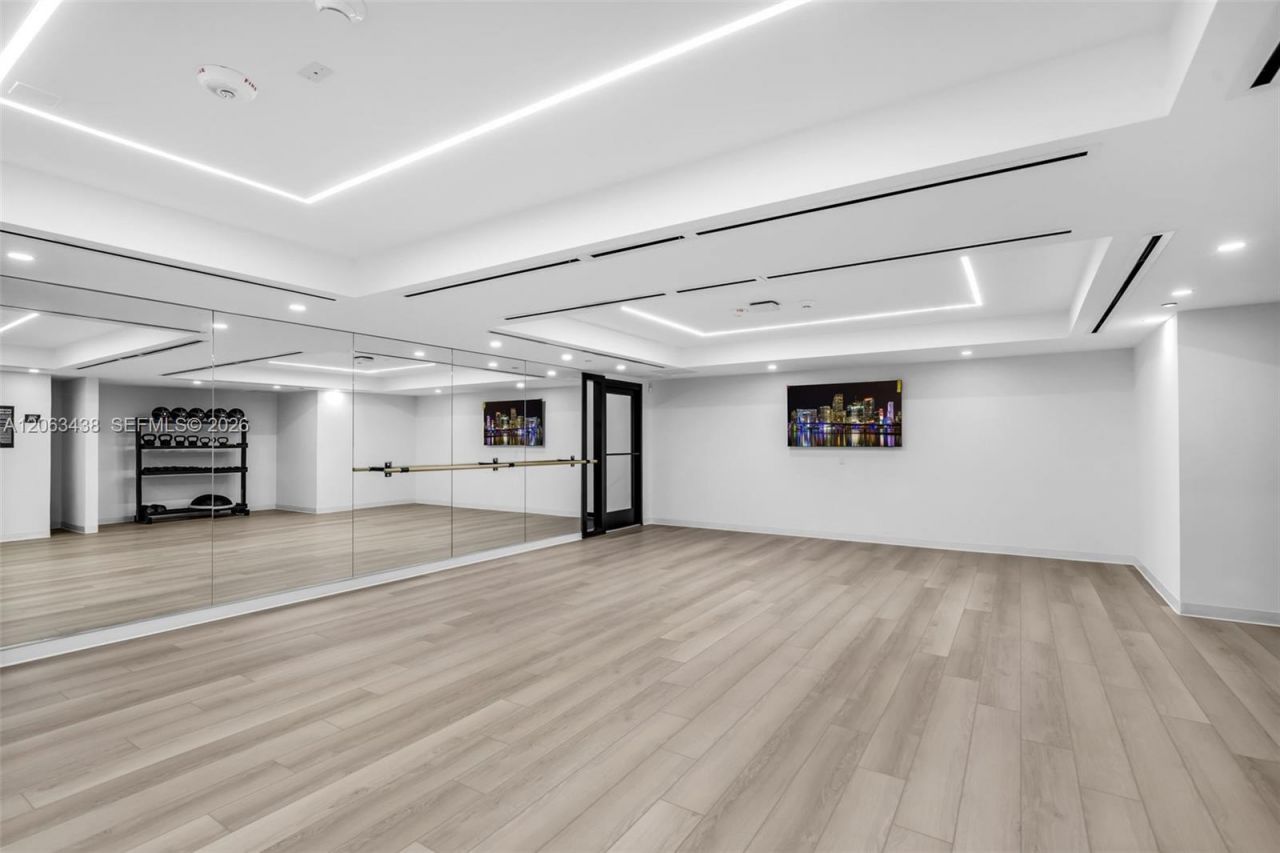 225 N Miami Ave, Unit PH-3712, Miami, FL 33128 Photo