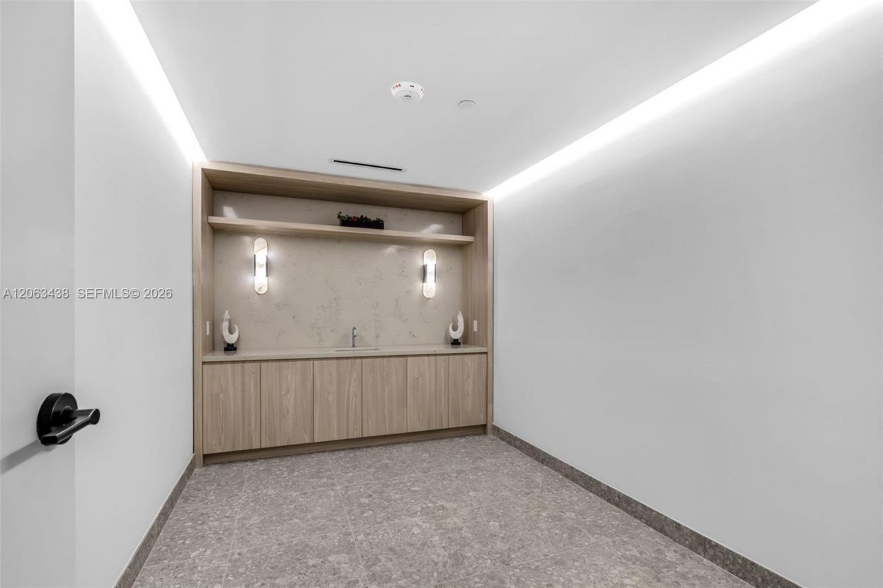 225 N Miami Ave, Unit PH-3712, Miami, FL 33128 Photo