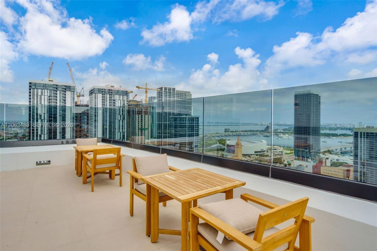 225 N Miami Ave, Unit PH-3712, Miami, FL 33128 Photo