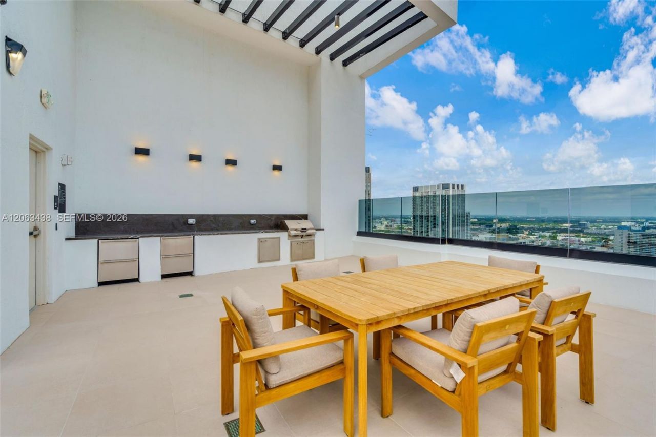 225 N Miami Ave, Unit PH-3712, Miami, FL 33128 Photo