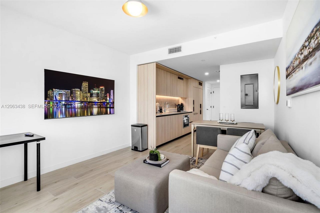 225 N Miami Ave, Unit PH-3712, Miami, FL 33128 Photo