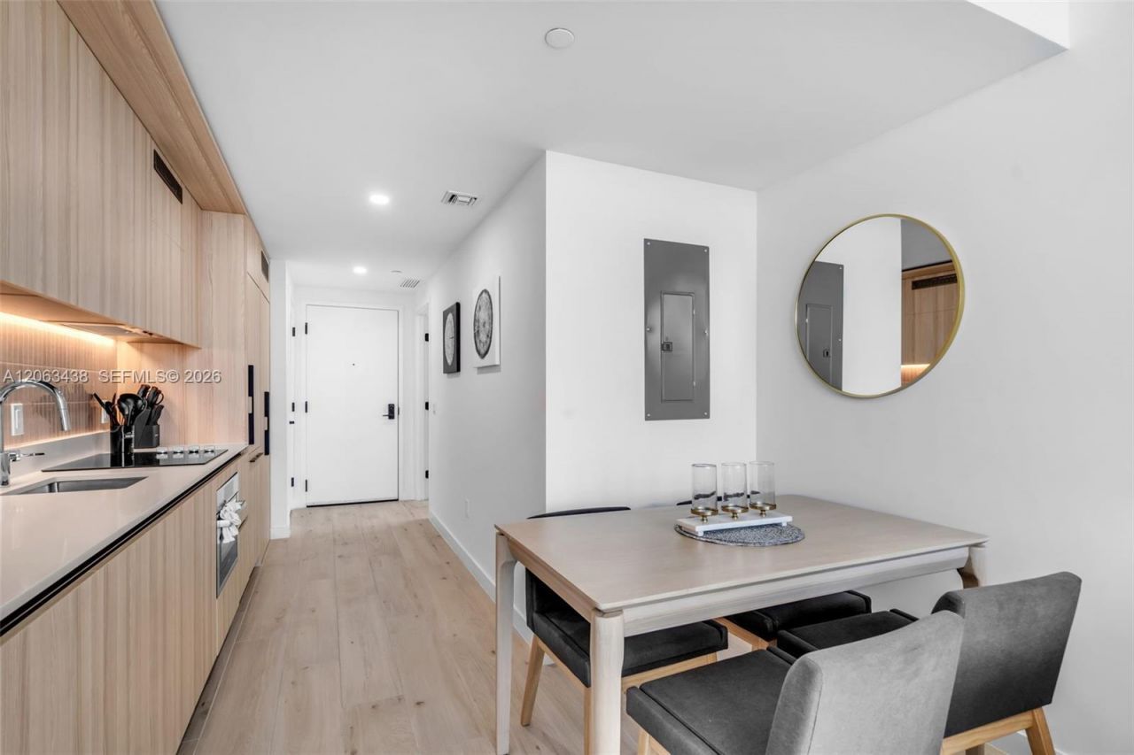 225 N Miami Ave, Unit PH-3712, Miami, FL 33128 Photo