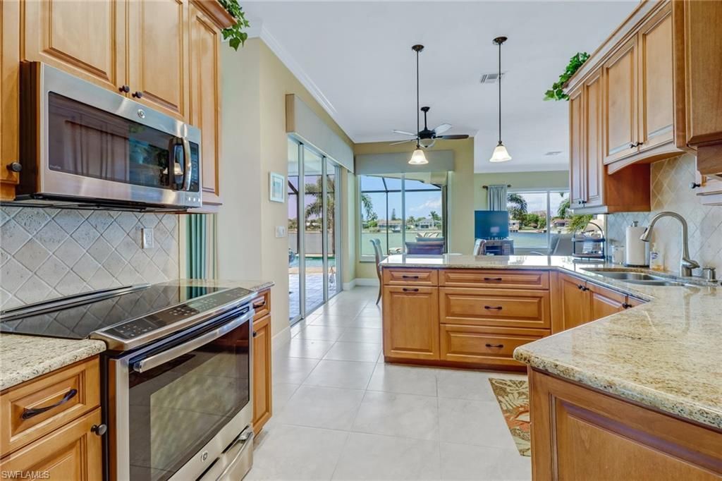 1119 SE 1st Ter , Cape Coral, FL 33990 Photo
