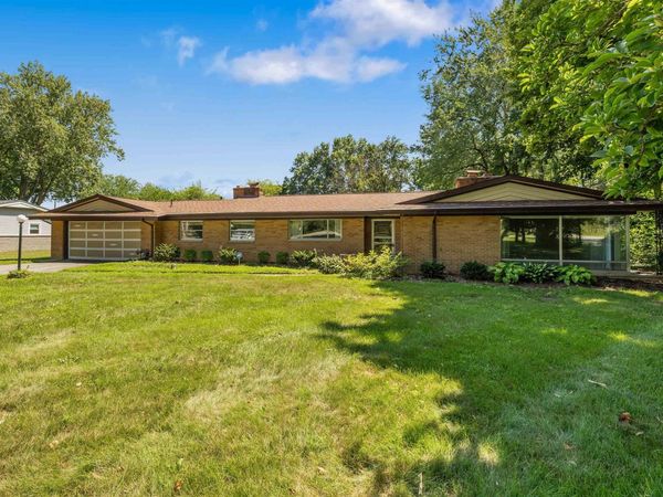8438 Stellhorn Road, Fort Wayne, IN 46815