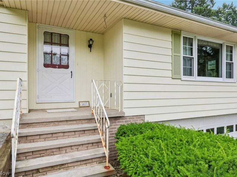 3837 Brookside Drive , Norton, OH 44203 Photo 2