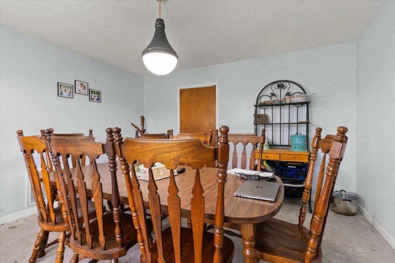 924 Tyler Rd. Photo 11