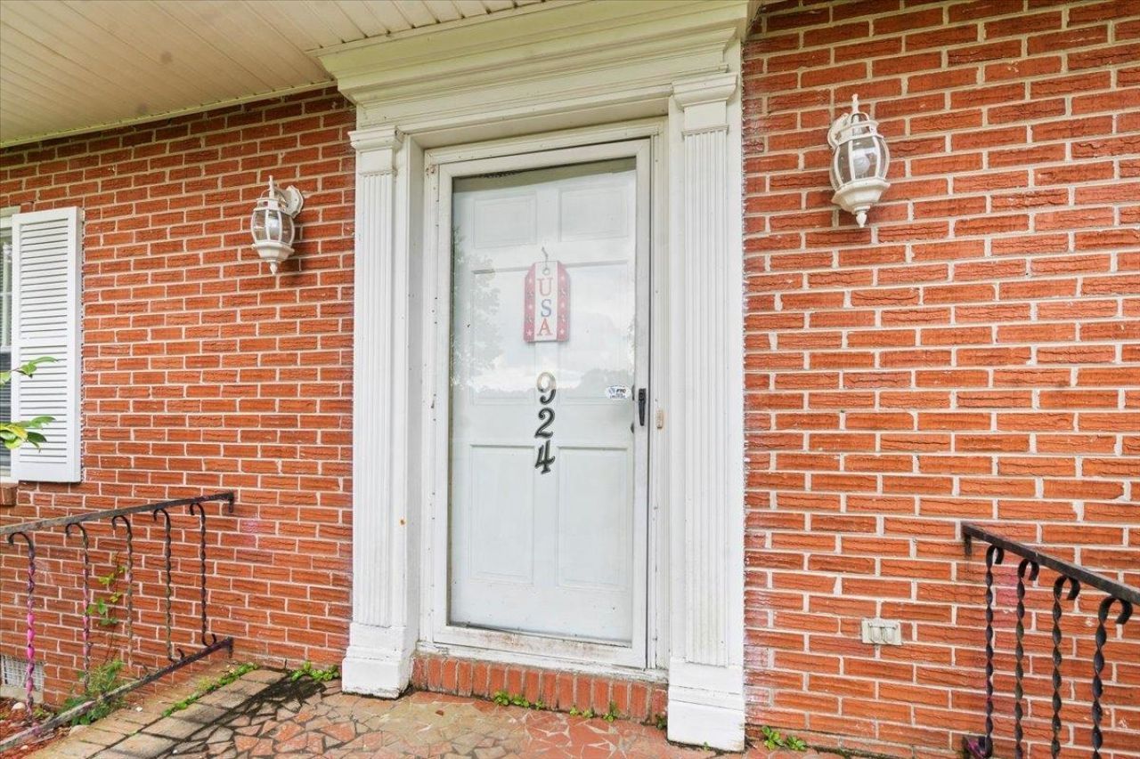 924 Tyler Rd. Photo 4