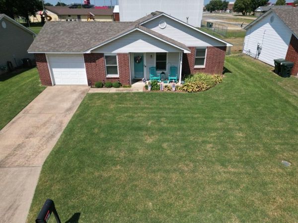 1821 Lexington Road , Claremore, OK 74017
