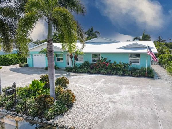 810 25TH AVENUE W, PALMETTO, FL 34221