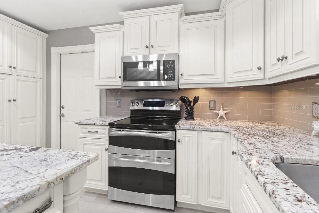 810 25th Avenue W, Palmetto, FL 34221 Photo